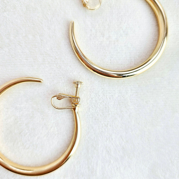 Small Hoop Golden Earrings